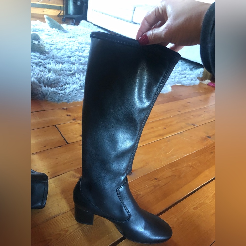 L’intervalle black knee boots never worn outside size 37